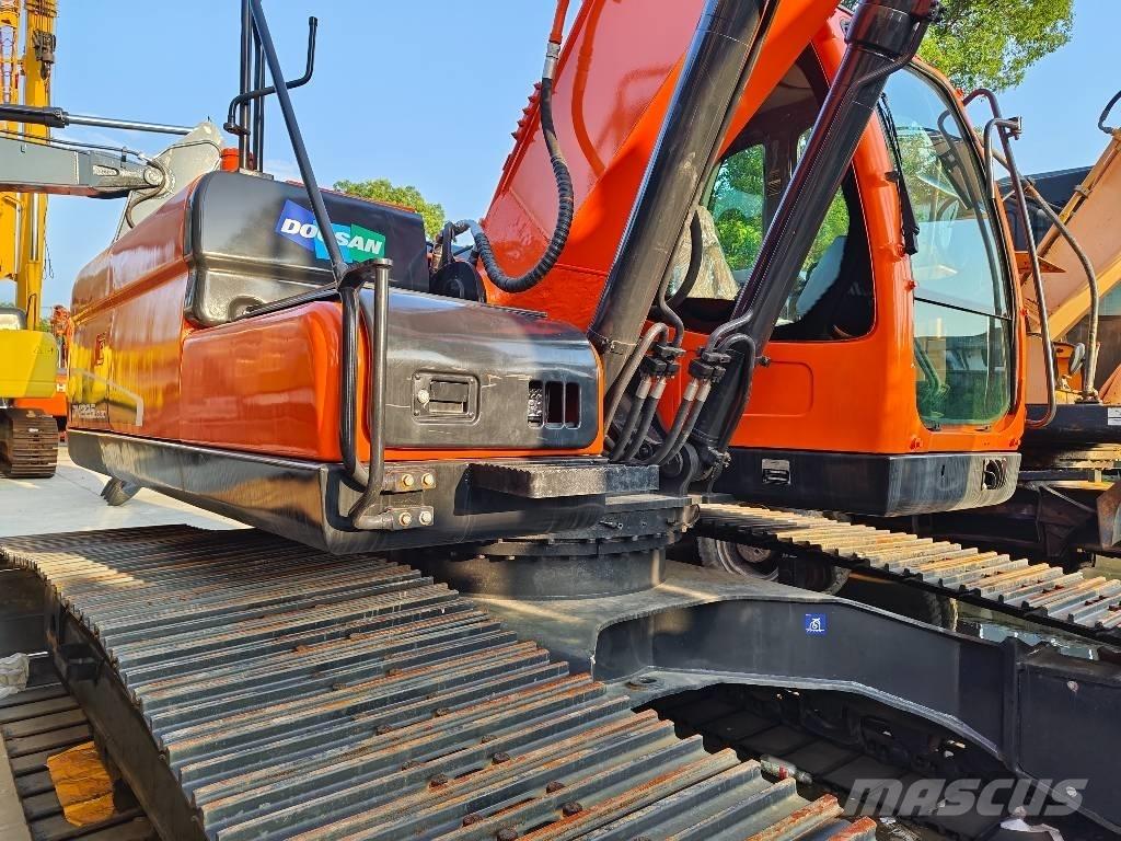 Doosan DX 225 LC Εκσκαφείς με ερπύστριες