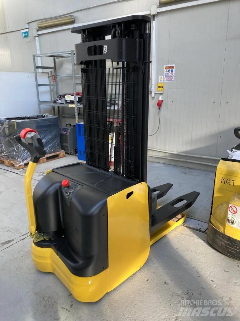Hyster S 1.6 Παλετοφόρα πεζού χειριστή με ιστό