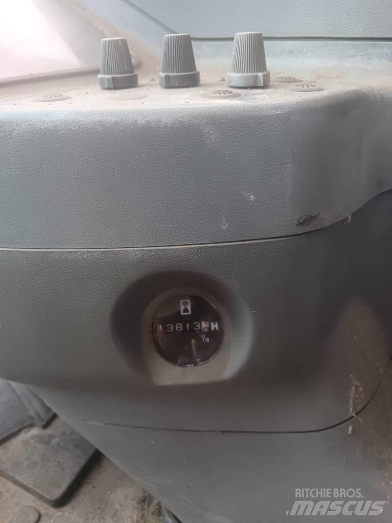 Hitachi EX135W Εκσκαφείς με τροχούς - λάστιχα