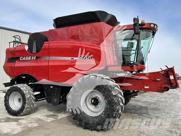 Case IH 7010 Θεριζοαλωνιστικές μηχανές