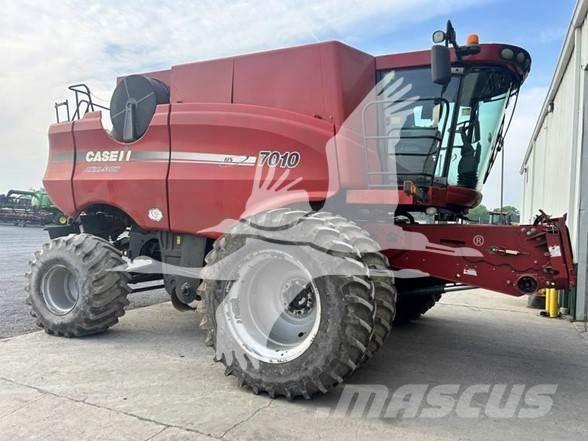 Case IH 7010 Θεριζοαλωνιστικές μηχανές