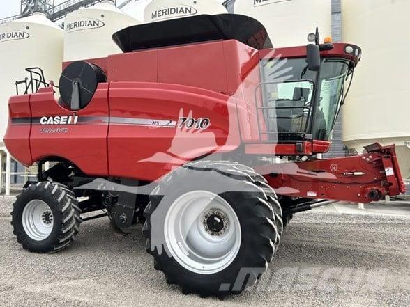Case IH 7010 Θεριζοαλωνιστικές μηχανές