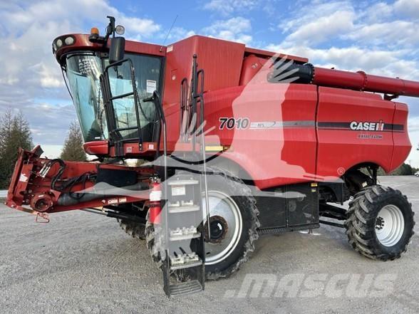 Case IH 7010 Θεριζοαλωνιστικές μηχανές