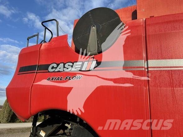 Case IH 7010 Θεριζοαλωνιστικές μηχανές