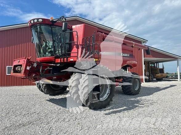 Case IH 8120 Θεριζοαλωνιστικές μηχανές