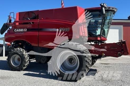 Case IH 8240 Θεριζοαλωνιστικές μηχανές