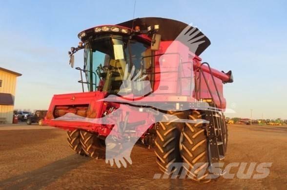 Case IH 8250 Θεριζοαλωνιστικές μηχανές