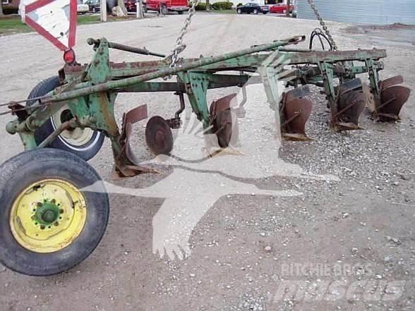 John Deere 514 Αναστρεφόμενα άροτρα