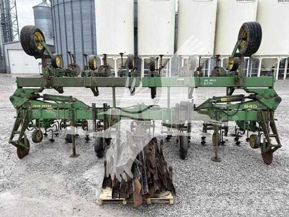 John Deere 845 Καλλιεργητικές μηχανές κατά γραμμές