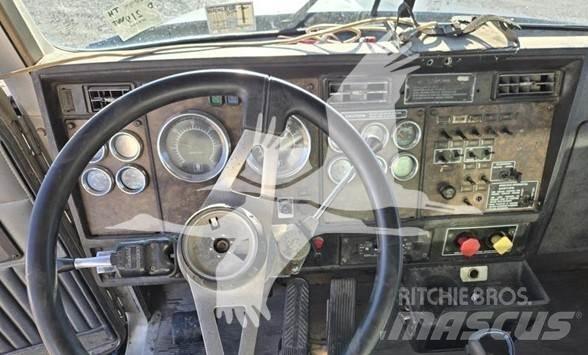 Kenworth T600 Φορτηγά Ανατροπή