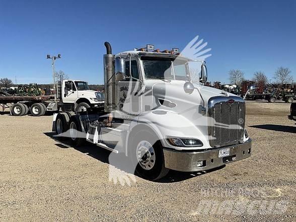 Peterbilt 384 Τράκτορες