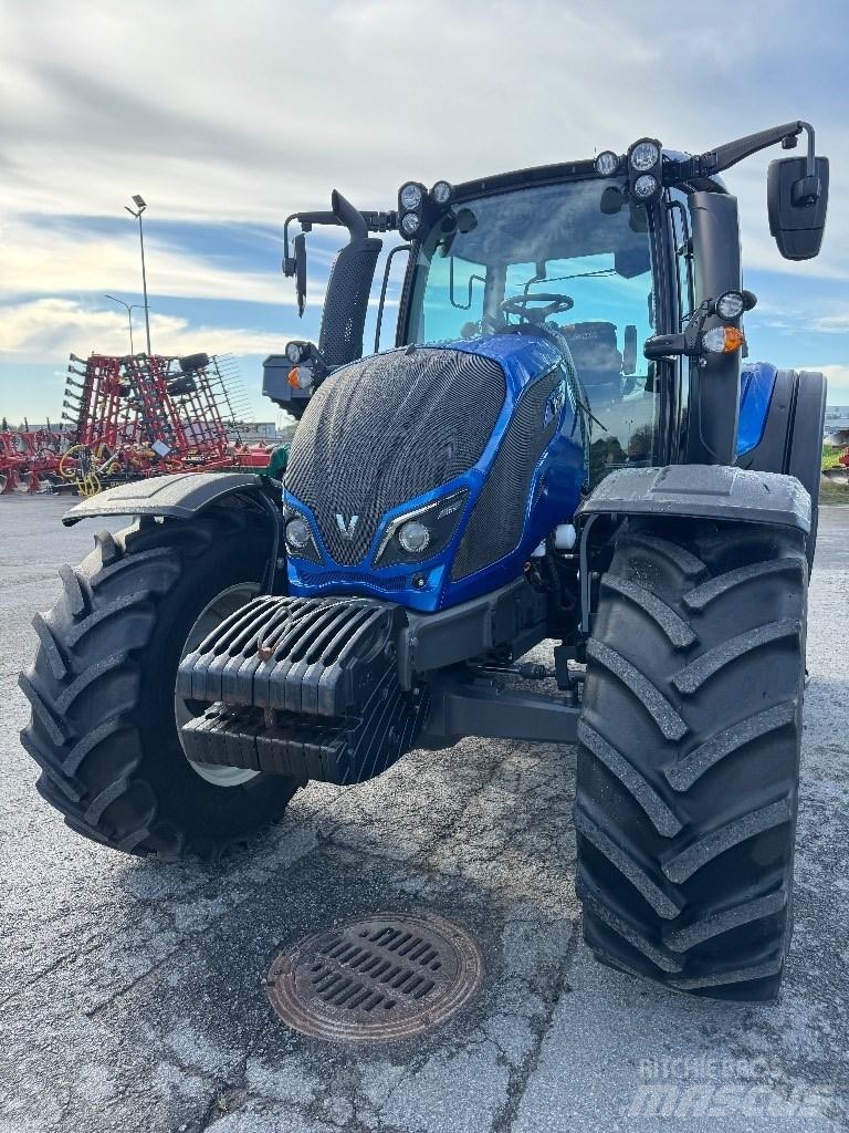 Valtra N 124 Τρακτέρ