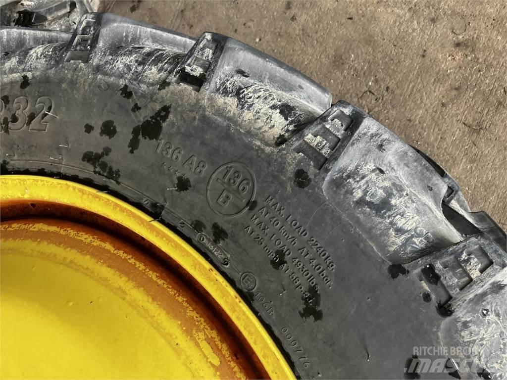 BKT 270/95R32 Ελαστικά και ζάντες