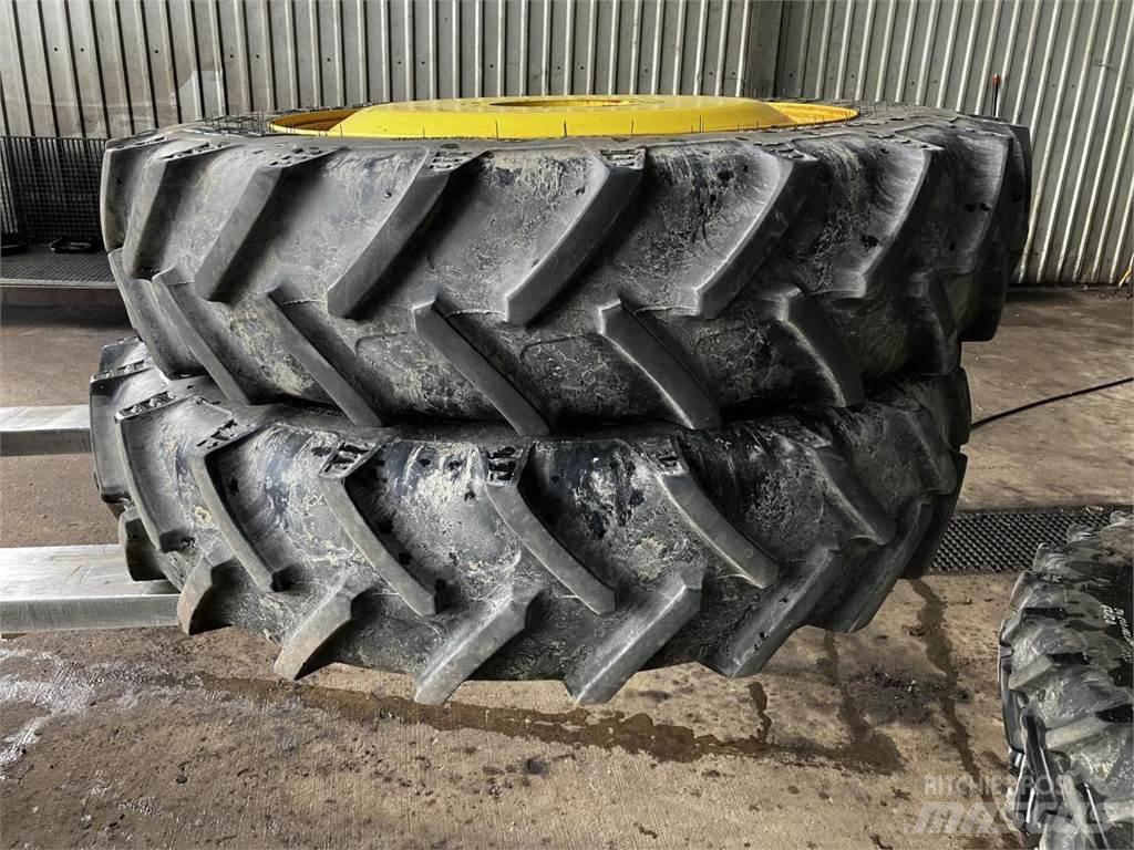 BKT 270/95R32 Ελαστικά και ζάντες