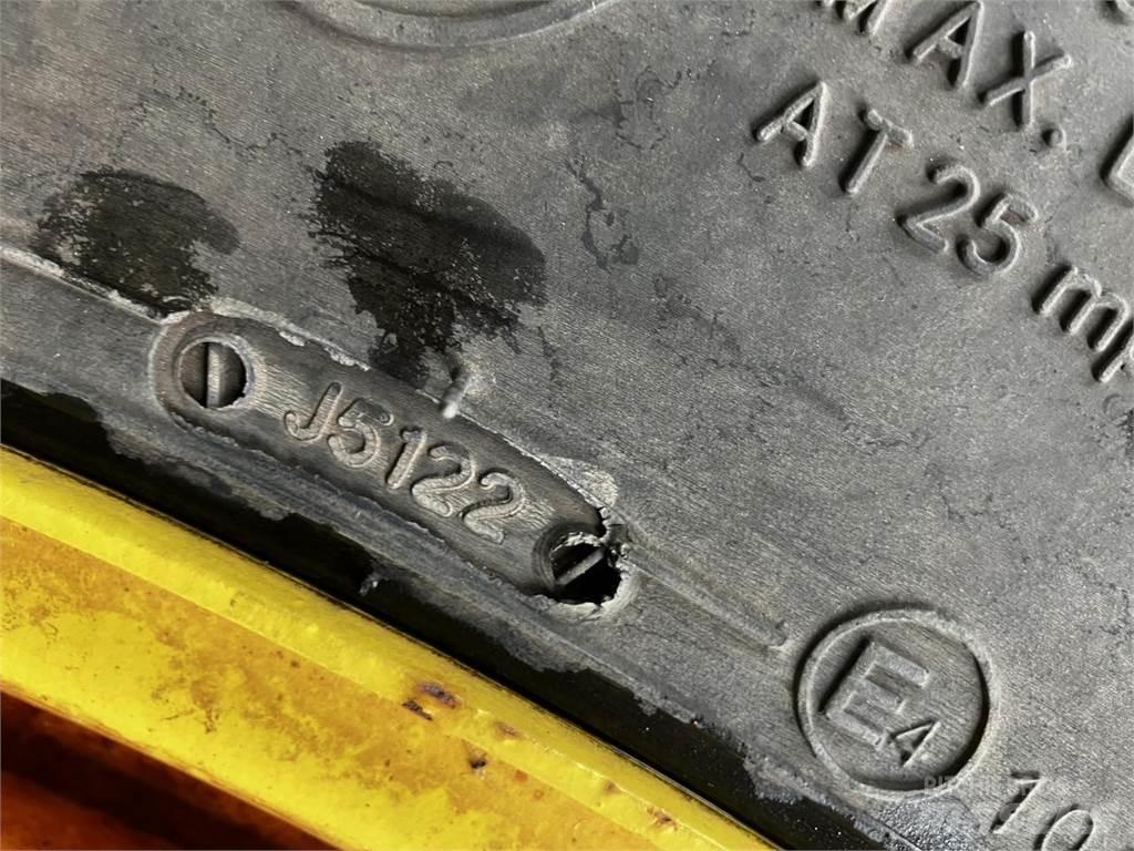 BKT 270/95R32 Ελαστικά και ζάντες