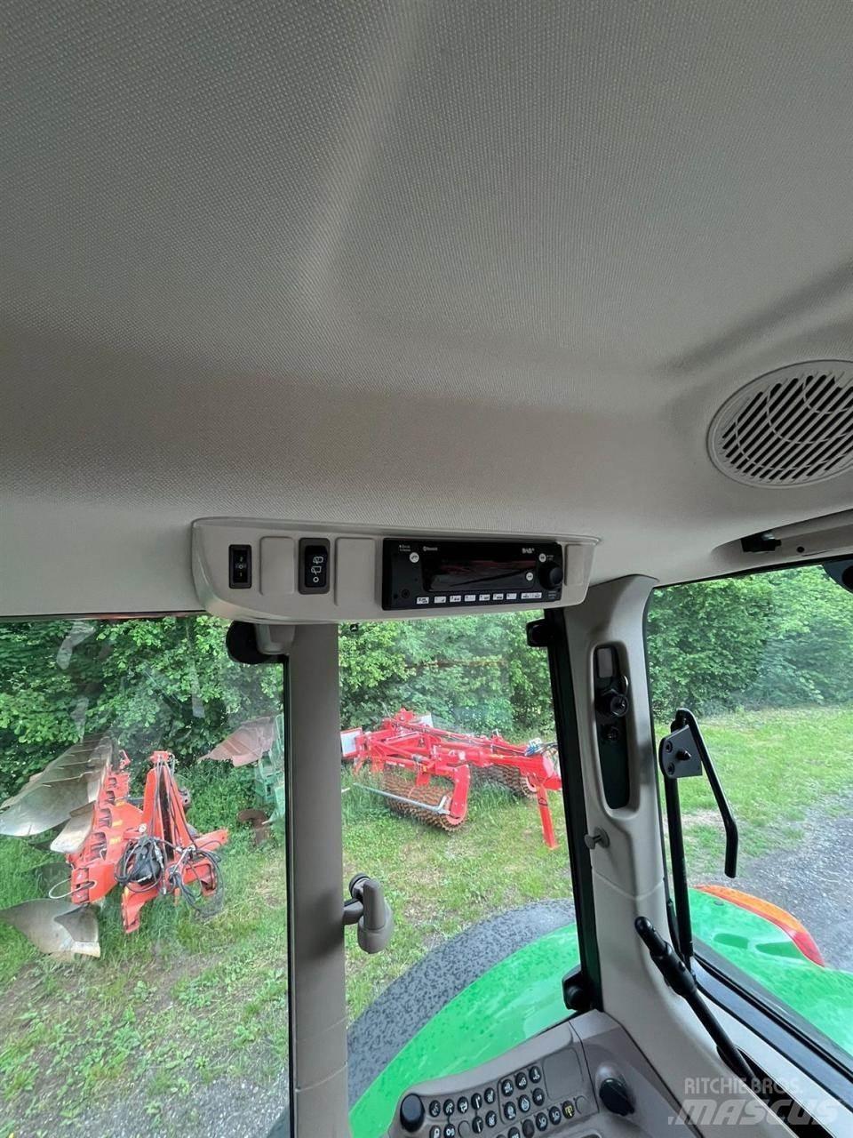 John Deere 6120M Τρακτέρ