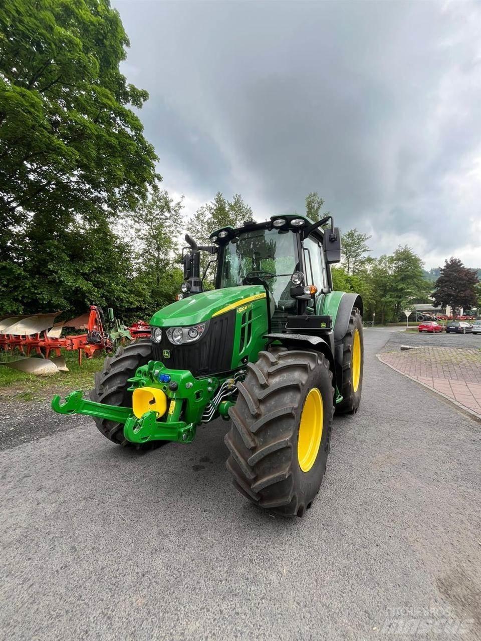 John Deere 6120M Τρακτέρ