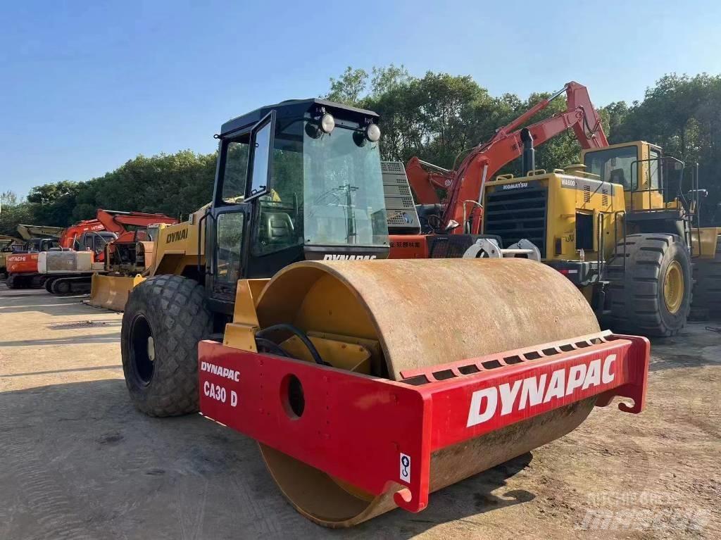 Dynapac CA300 Γκρέιντερς