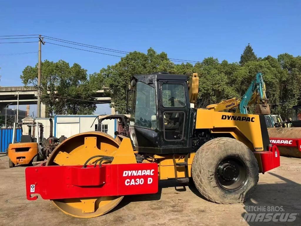 Dynapac CA300 Γκρέιντερς
