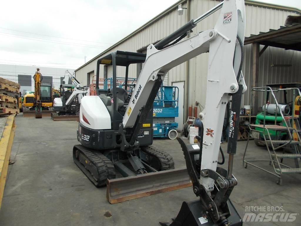 Bobcat E32i Εκσκαφάκι (διαβολάκι) < 7t