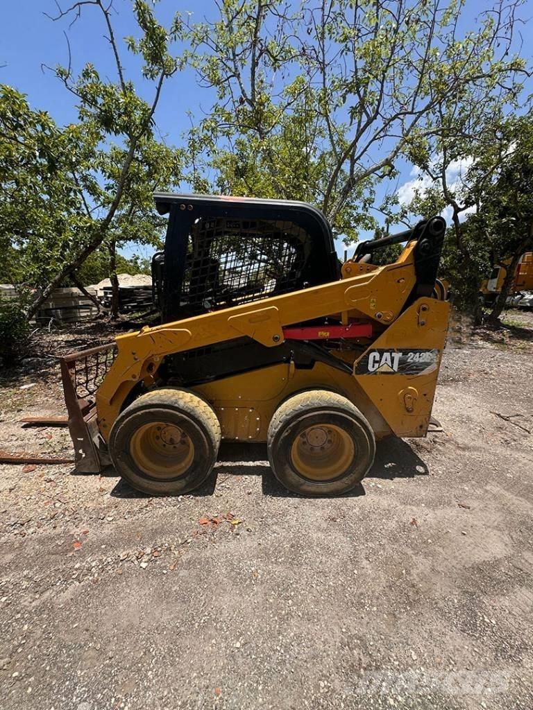 CAT 242 D Φορτωτάκια