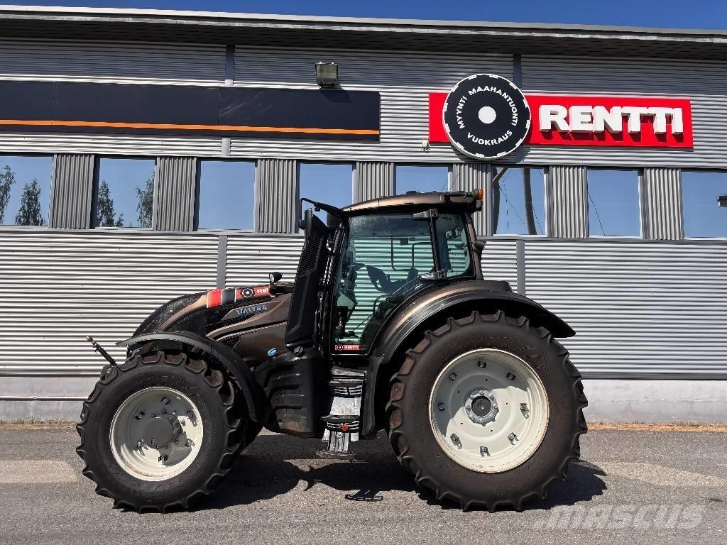 Valtra T 215 Versu Τρακτέρ