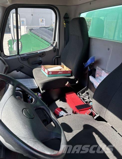 Freightliner M2 Φορτηγά μεταφοράς ποτών