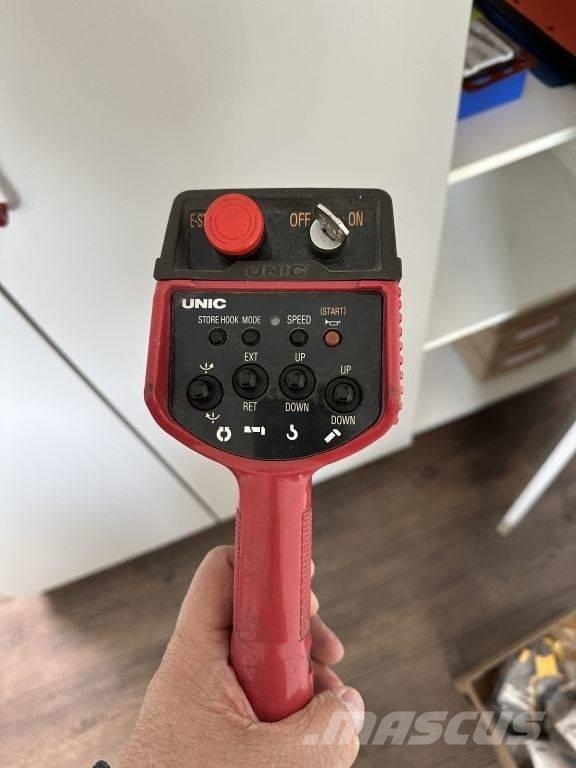 Unic B 345 Γερανοί με ερπύστριες