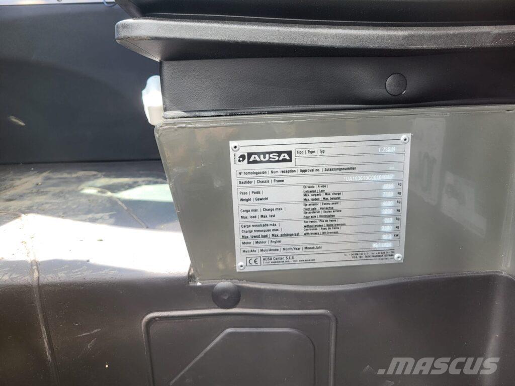 Ausa T235H Τηλεσκοπικοί τροχοφόροι φορτωτές
