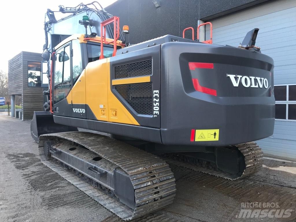 Volvo EC 250 E Εκσκαφείς με ερπύστριες