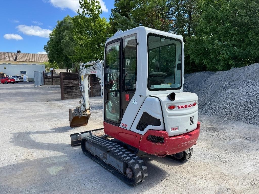 Takeuchi TB 225 Εκσκαφάκι (διαβολάκι) < 7t