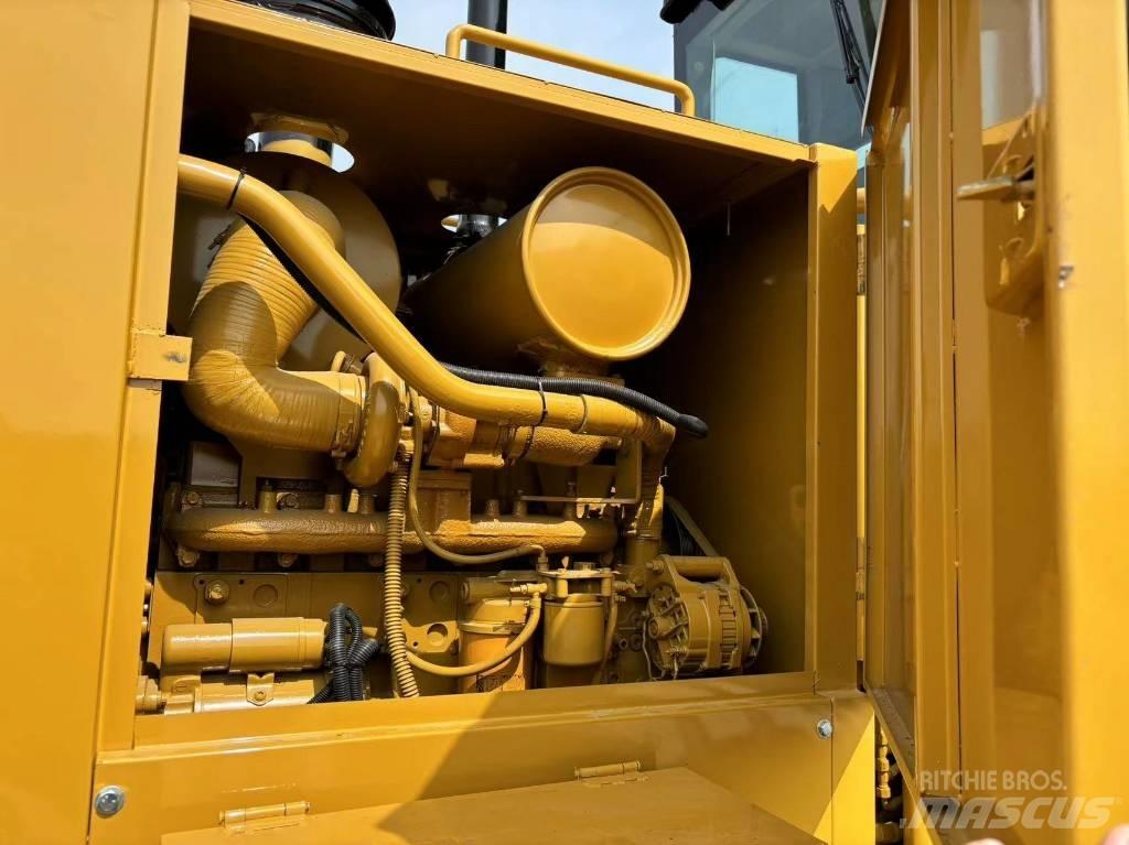 CAT 140 K Γκρέιντερς
