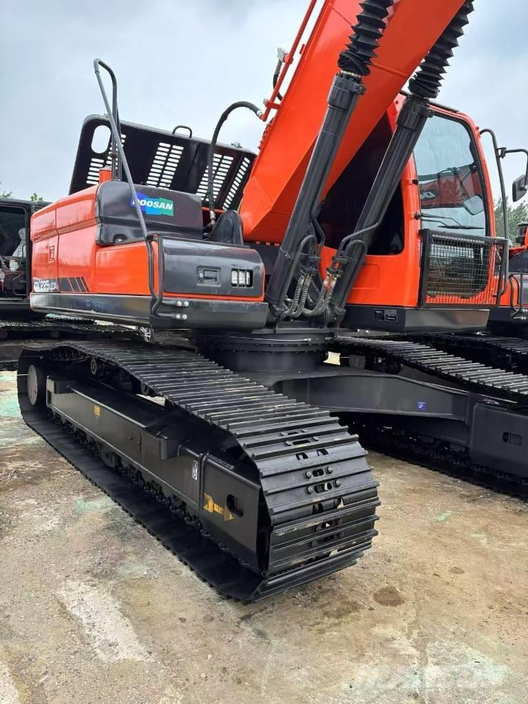 Doosan 225 LCA Εκσκαφείς με ερπύστριες