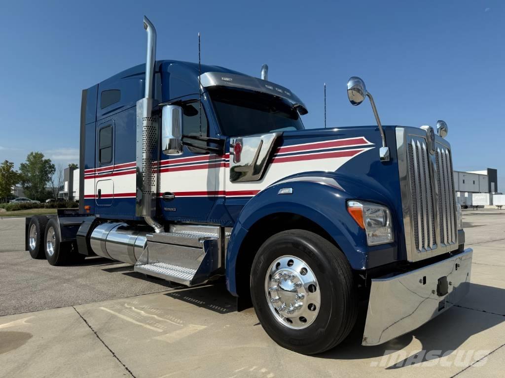 Kenworth W 990 Τράκτορες