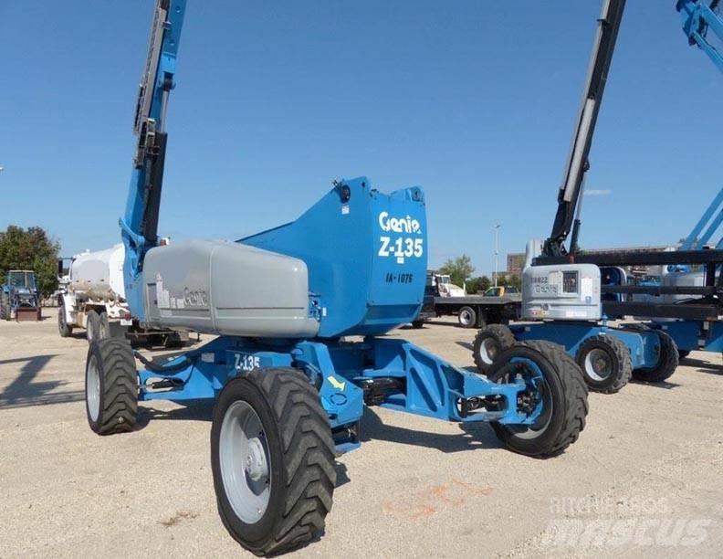 Genie Z135 Ανυψωτήρες με αρθρωτό βραχίονα