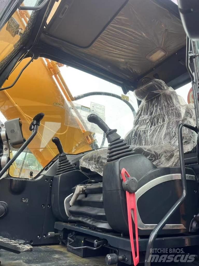 Hyundai R220LC-9S Εκσκαφείς με τροχούς - λάστιχα