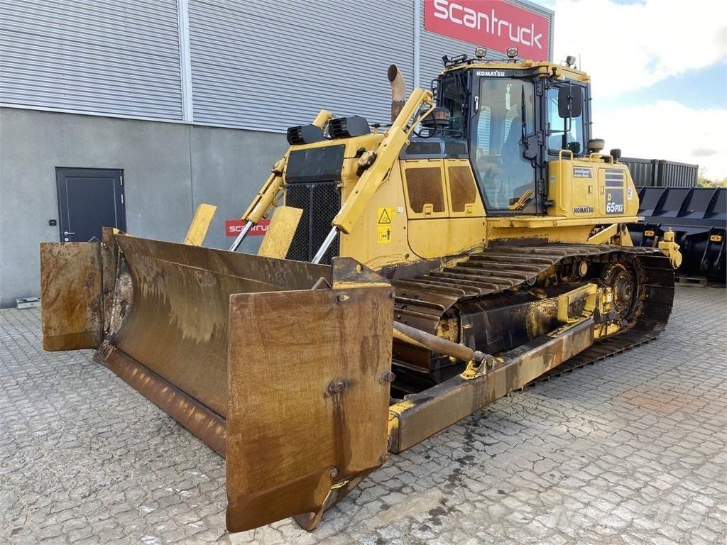 Komatsu D65PXI-18 Μπουλντόζες με ερπύστριες