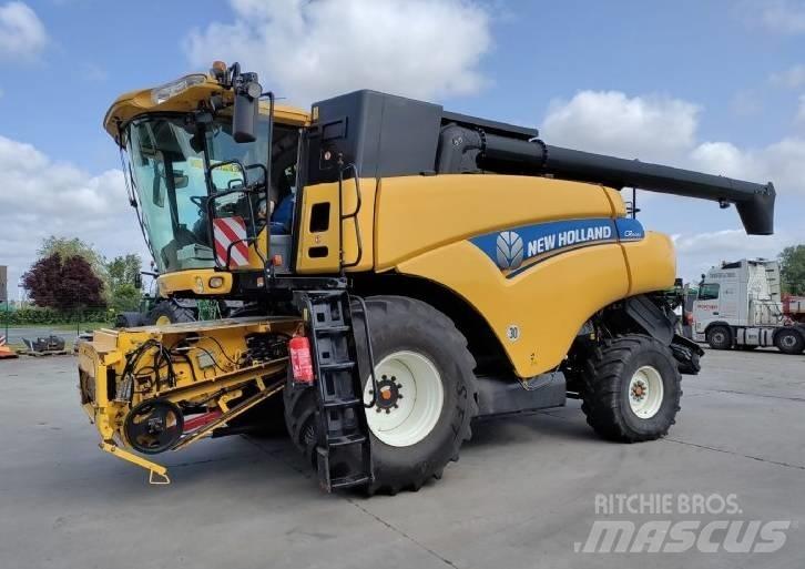 New Holland CR 9080 Θεριζοαλωνιστικές μηχανές