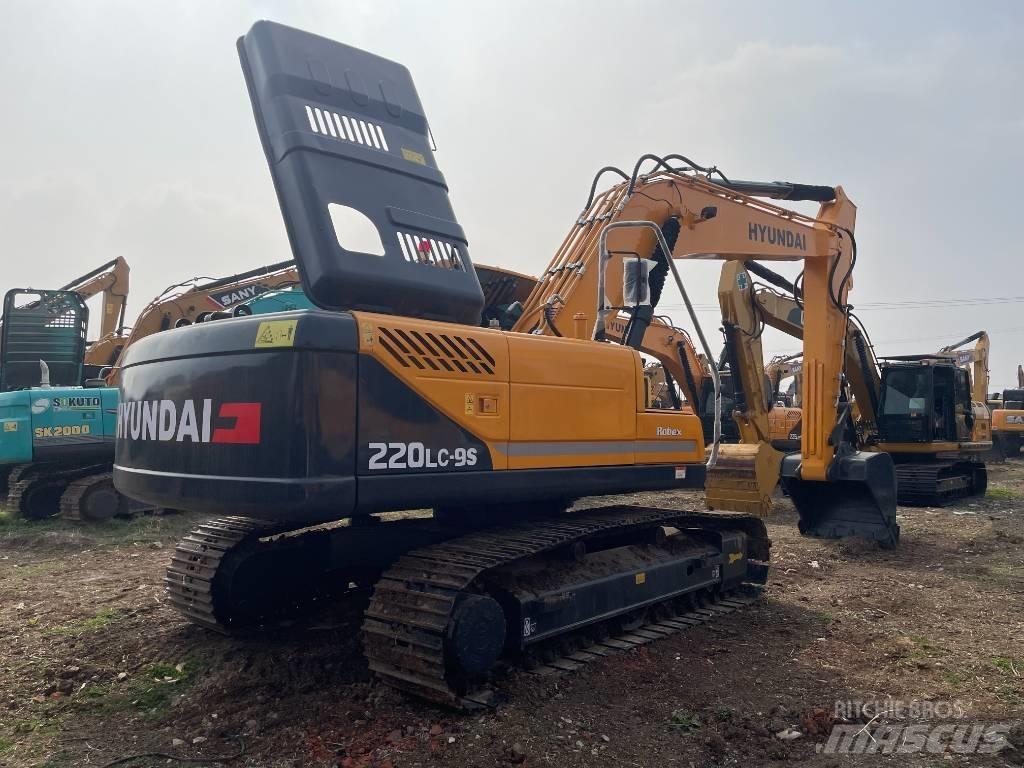 Hyundai 220-9S Εκσκαφείς με ερπύστριες