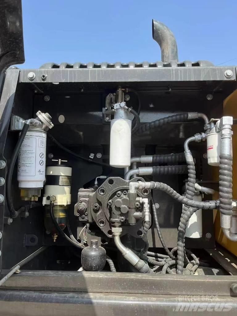 Volvo EC 240 Εκσκαφείς με ερπύστριες
