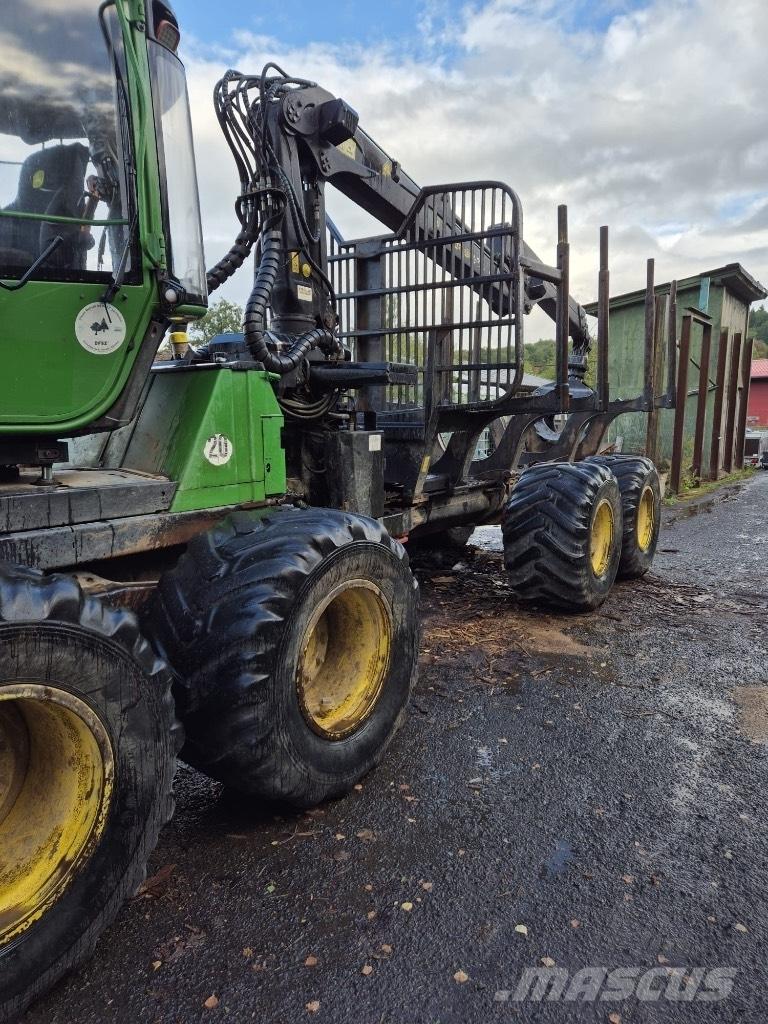 John Deere 1110 E Μεταφορείς ξυλείας