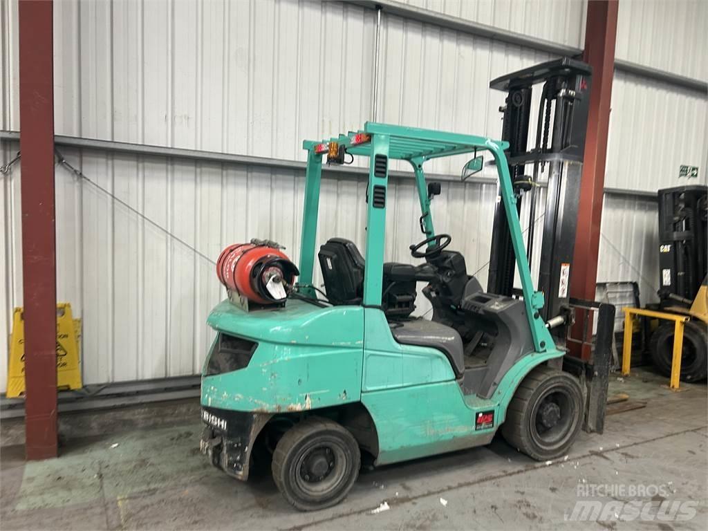 Mitsubishi FG30NT Περονοφόρα ανυψωτικά κλαρκ με φυσικό αέριο LPG
