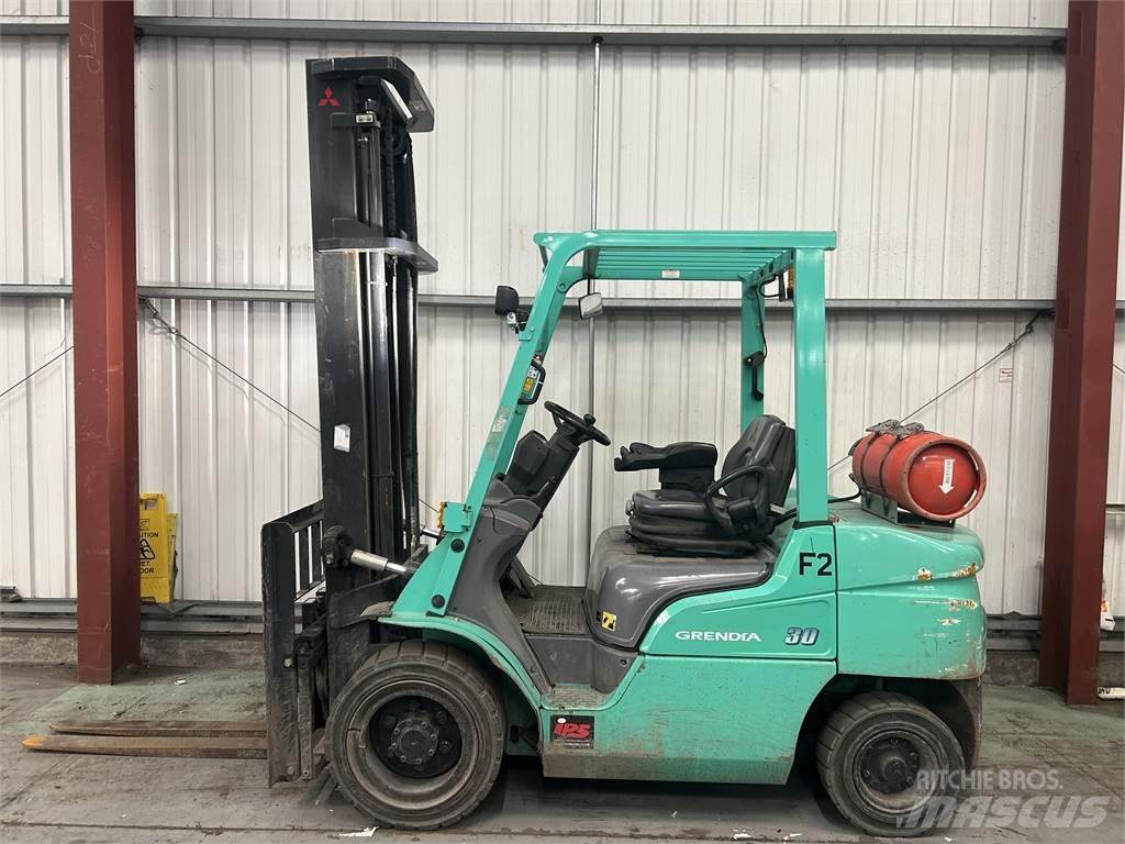 Mitsubishi FG30NT Περονοφόρα ανυψωτικά κλαρκ με φυσικό αέριο LPG