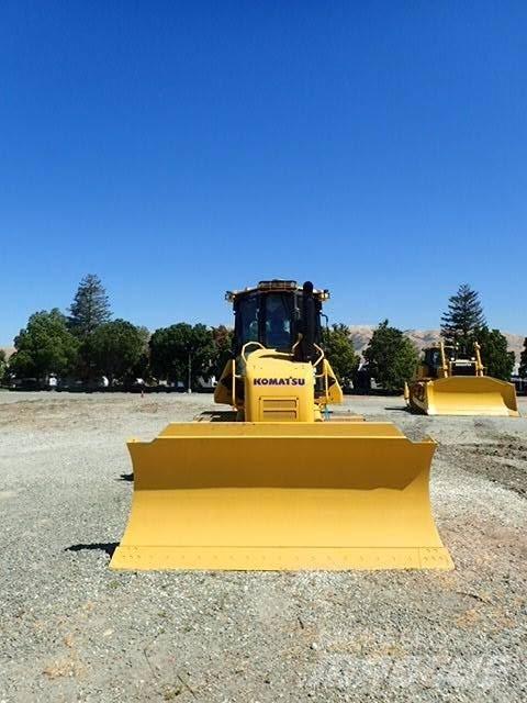 Komatsu D61EX-24 Μπουλντόζες με ερπύστριες