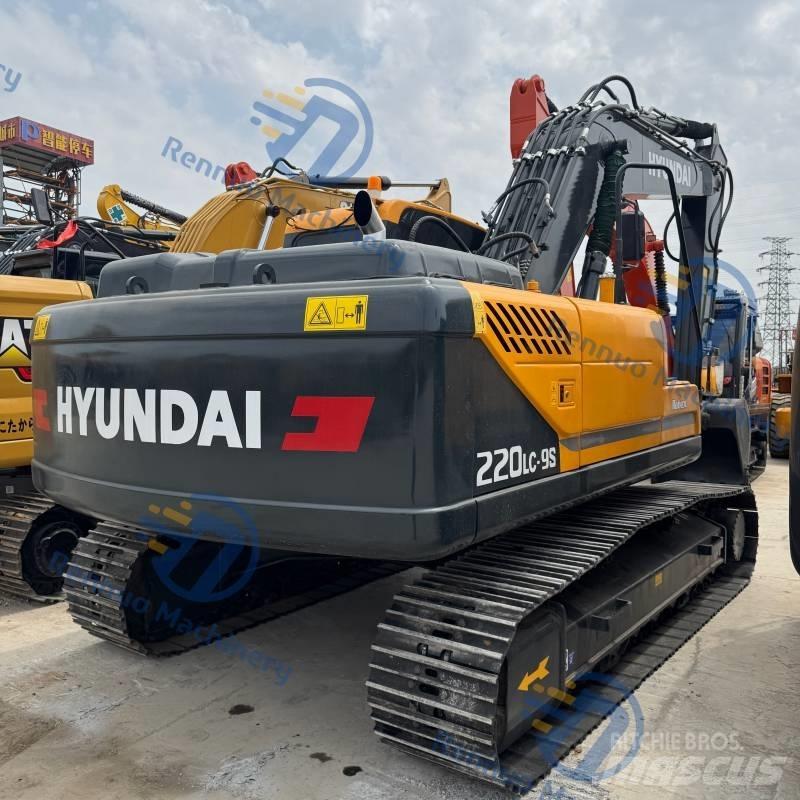 Hyundai R220-9S Εκσκαφείς με ερπύστριες