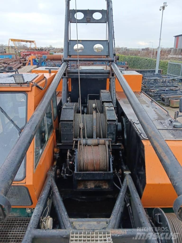 Hitachi KH 230-3 Γερανοί με ερπύστριες
