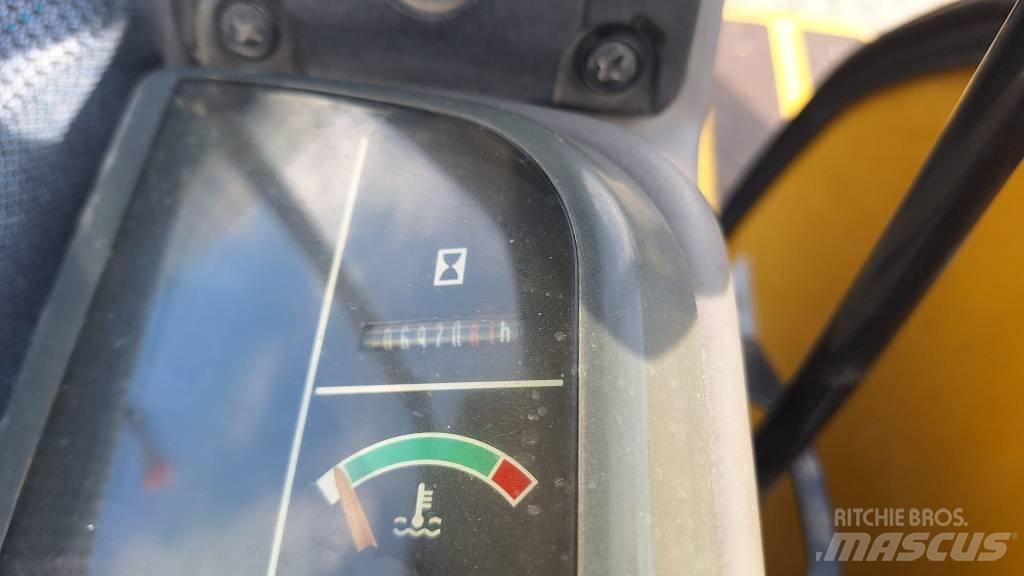 Komatsu PC27R-8 Εκσκαφάκι (διαβολάκι) < 7t