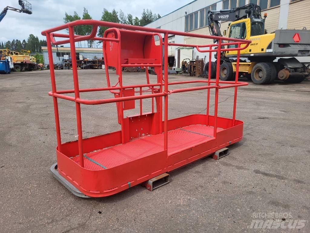 Manitou 200 ATJ kori Ανυψωτήρες με κατακόρυφους πυλώνες