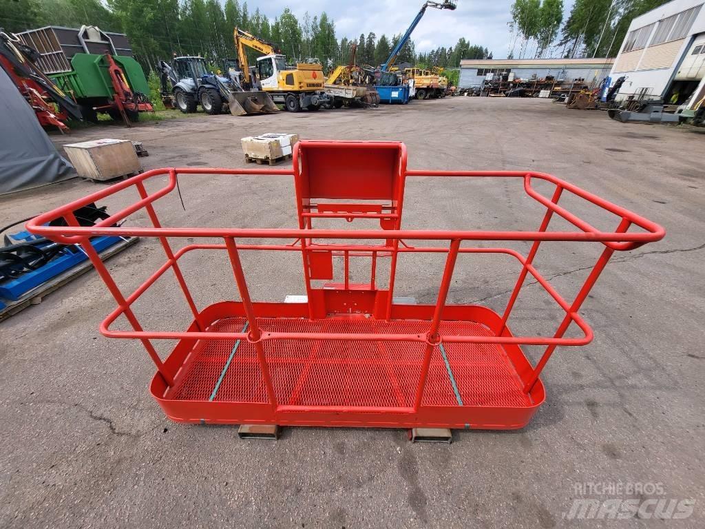 Manitou 200 ATJ kori Ανυψωτήρες με κατακόρυφους πυλώνες