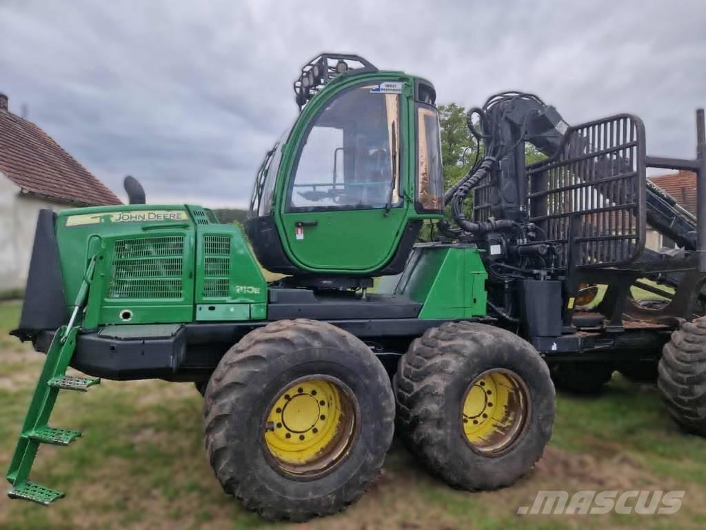 John Deere 1110 E Μεταφορείς ξυλείας